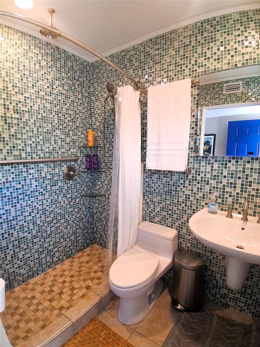 2850 GULF OF MEXICO DR #2 — photo 3