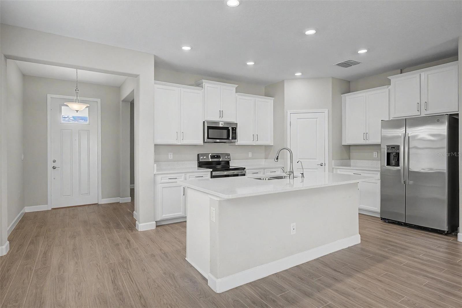 31603 MAGNA GULF LOOP — photo 3