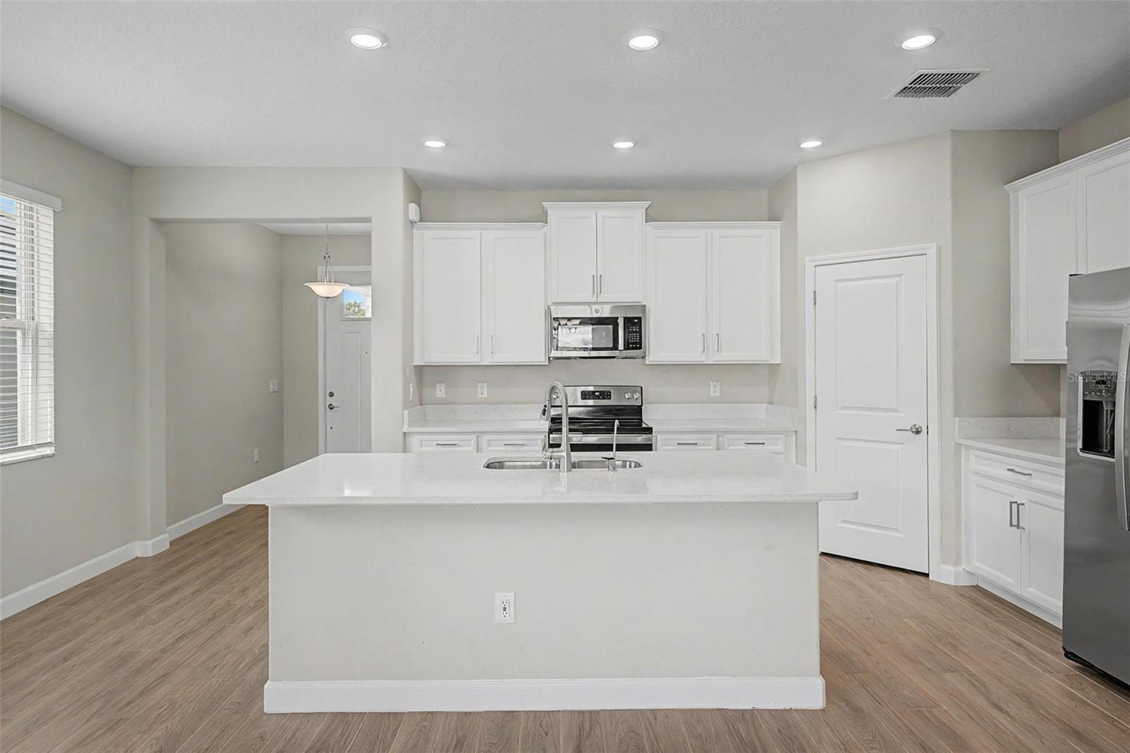 31603 MAGNA GULF LOOP — photo 4