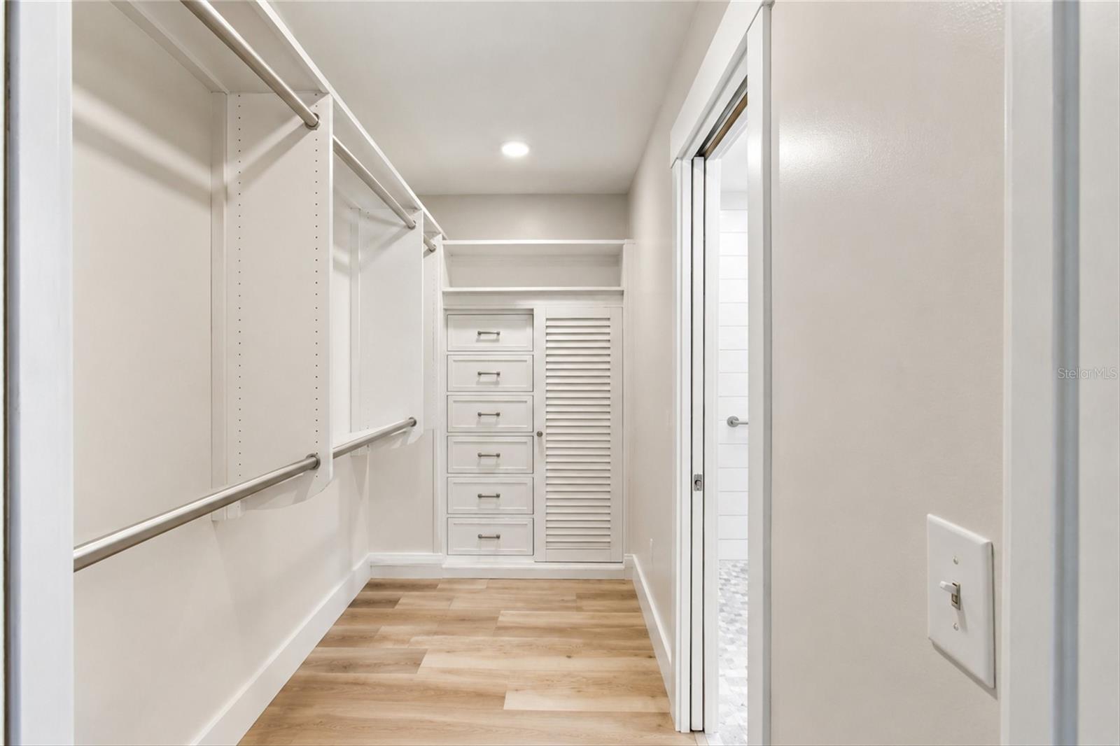 302 DEGAS DR — photo 24