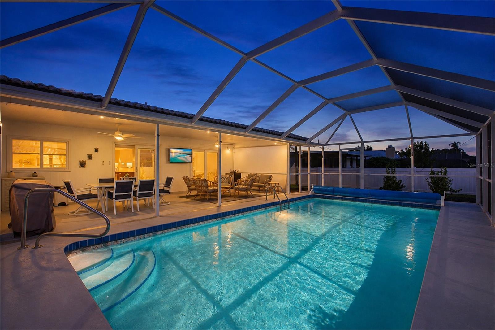 302 DEGAS DR — photo 2