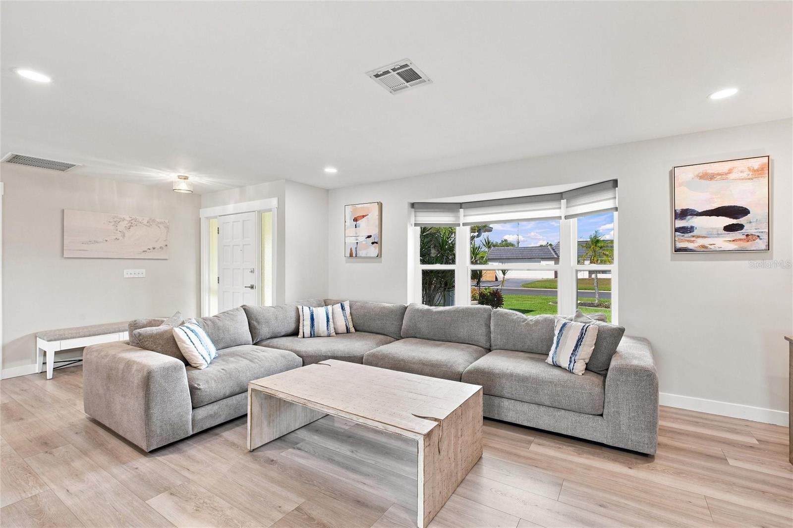 302 DEGAS DR — photo 8