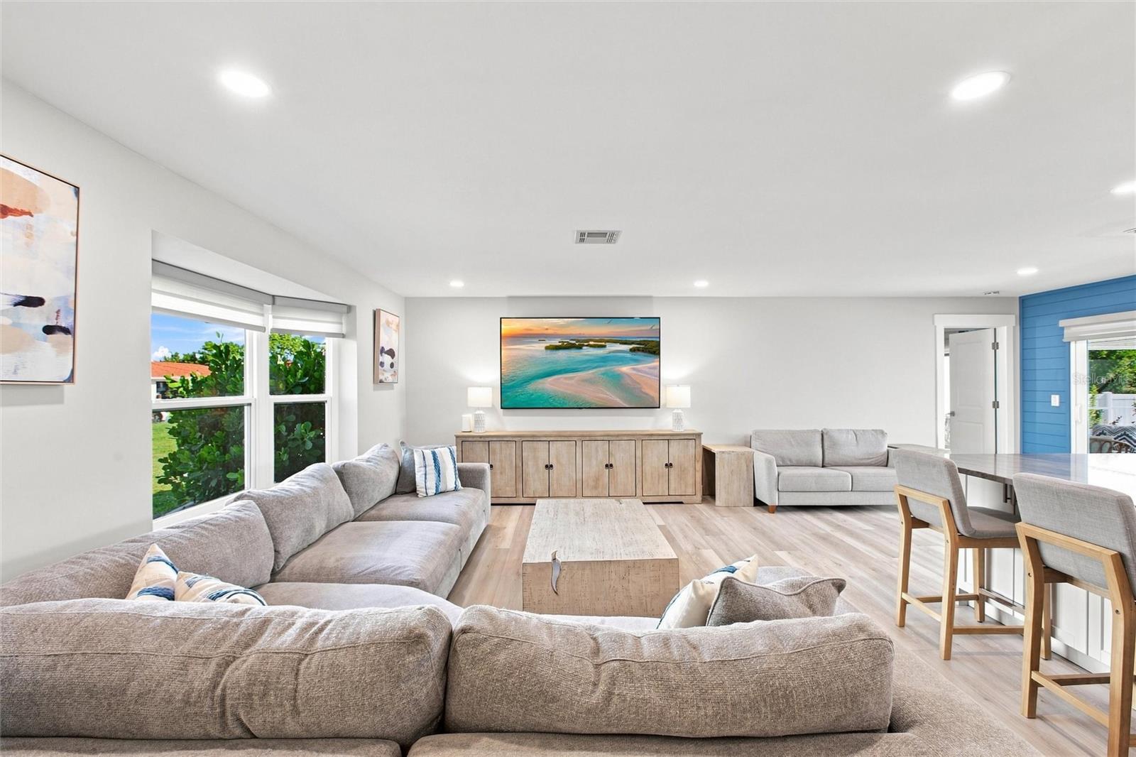 302 DEGAS DR — photo 9