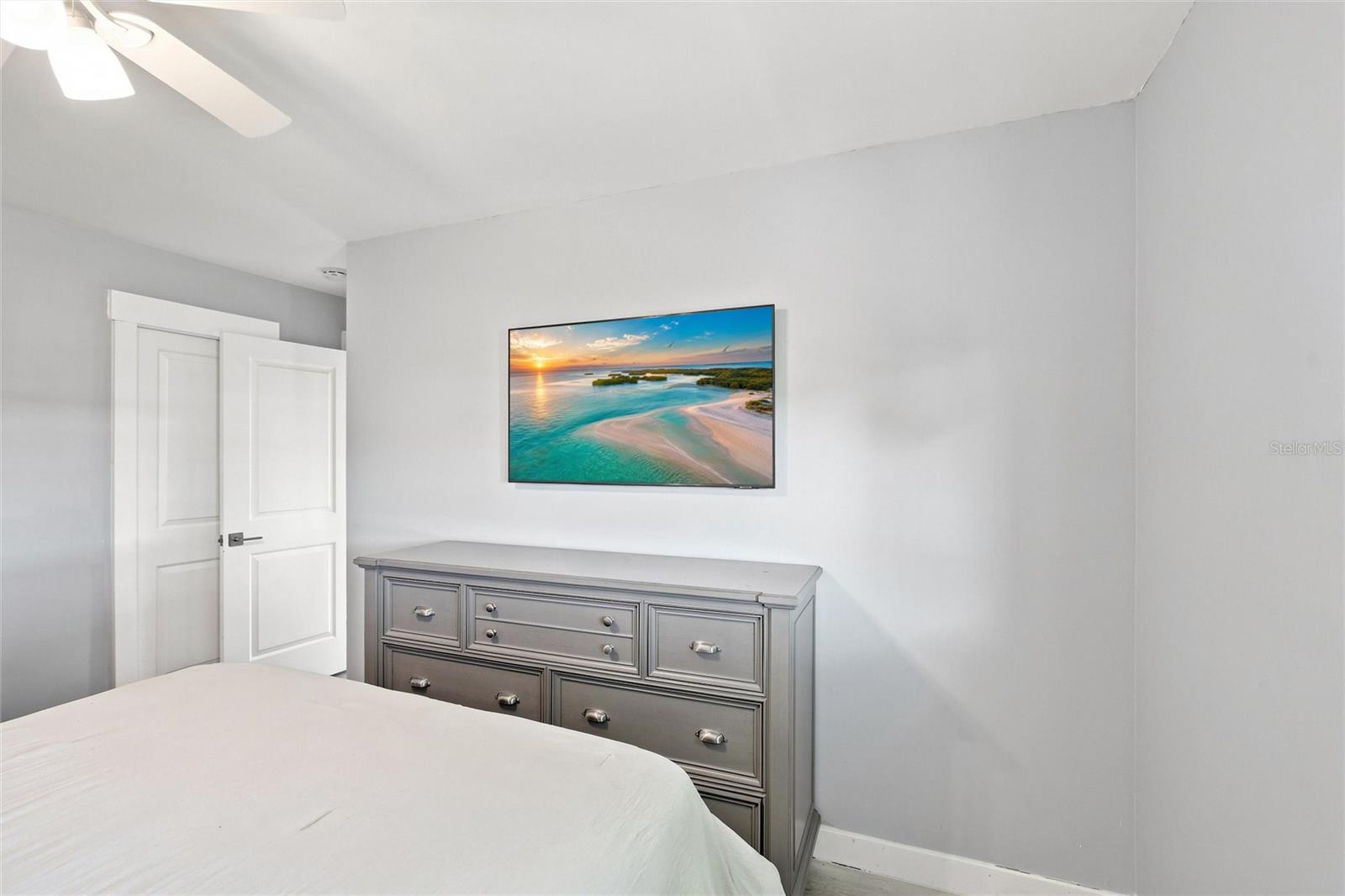 302 DEGAS DR — photo 35