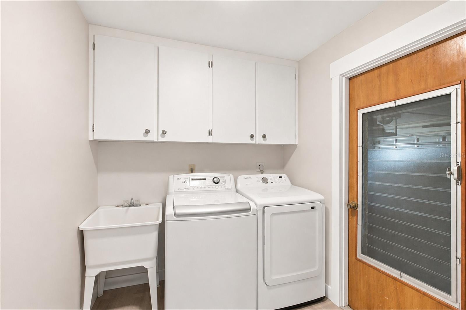 302 DEGAS DR — photo 36