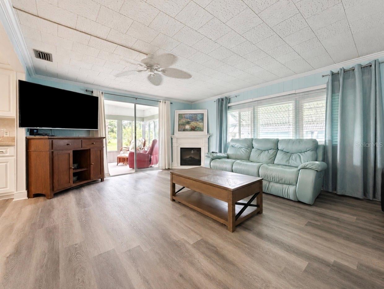1100 BELCHER RD S #304 — photo 9