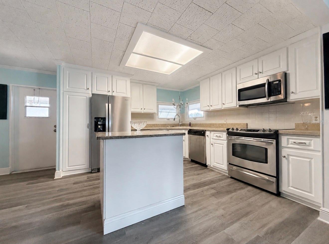 1100 BELCHER RD S #304 — photo 17