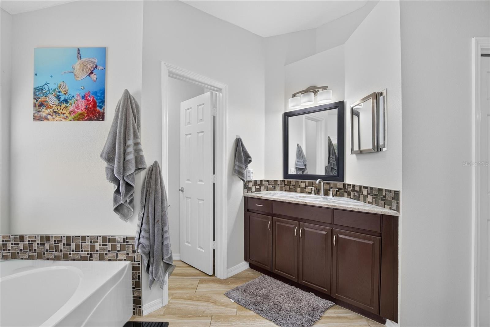 12935 RAYSBROOK DR — photo 28
