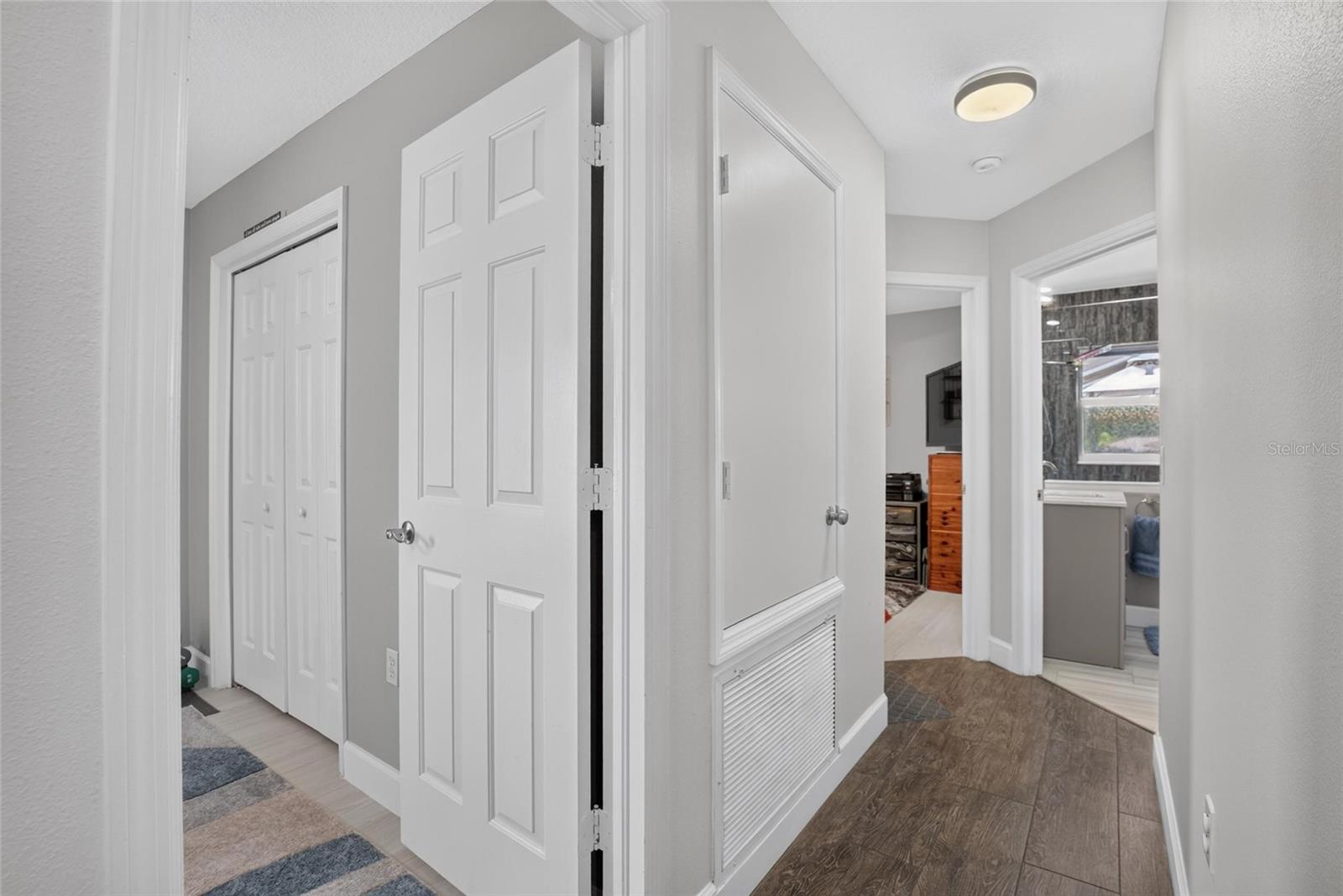 12935 RAYSBROOK DR — photo 32