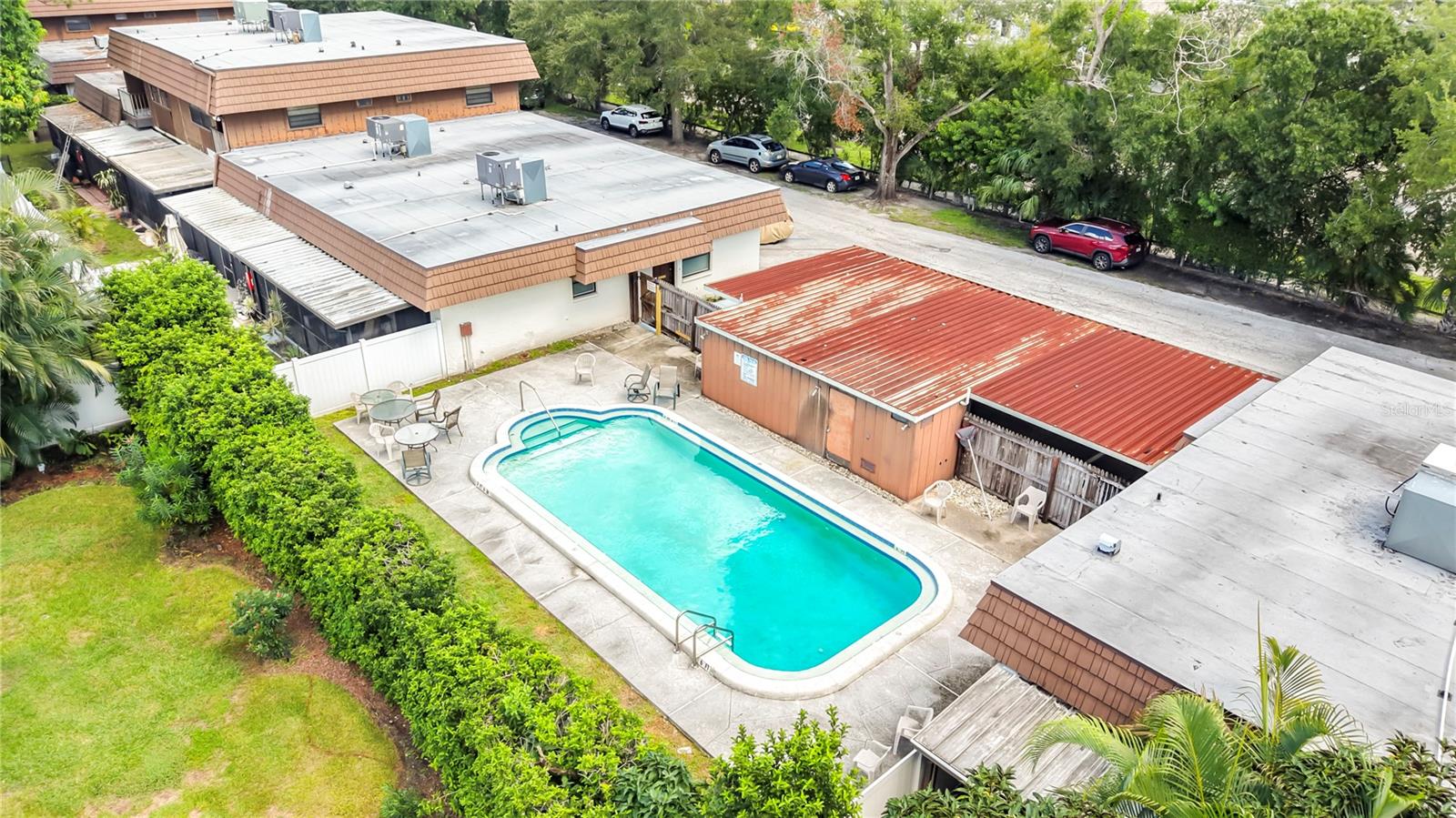 8830 DR MARTIN LUTHER KING JR ST N #UNIT 2B — photo 33