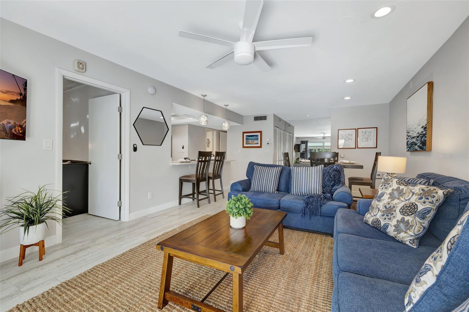 1130 W PEPPERTREE LN #118 — photo 11