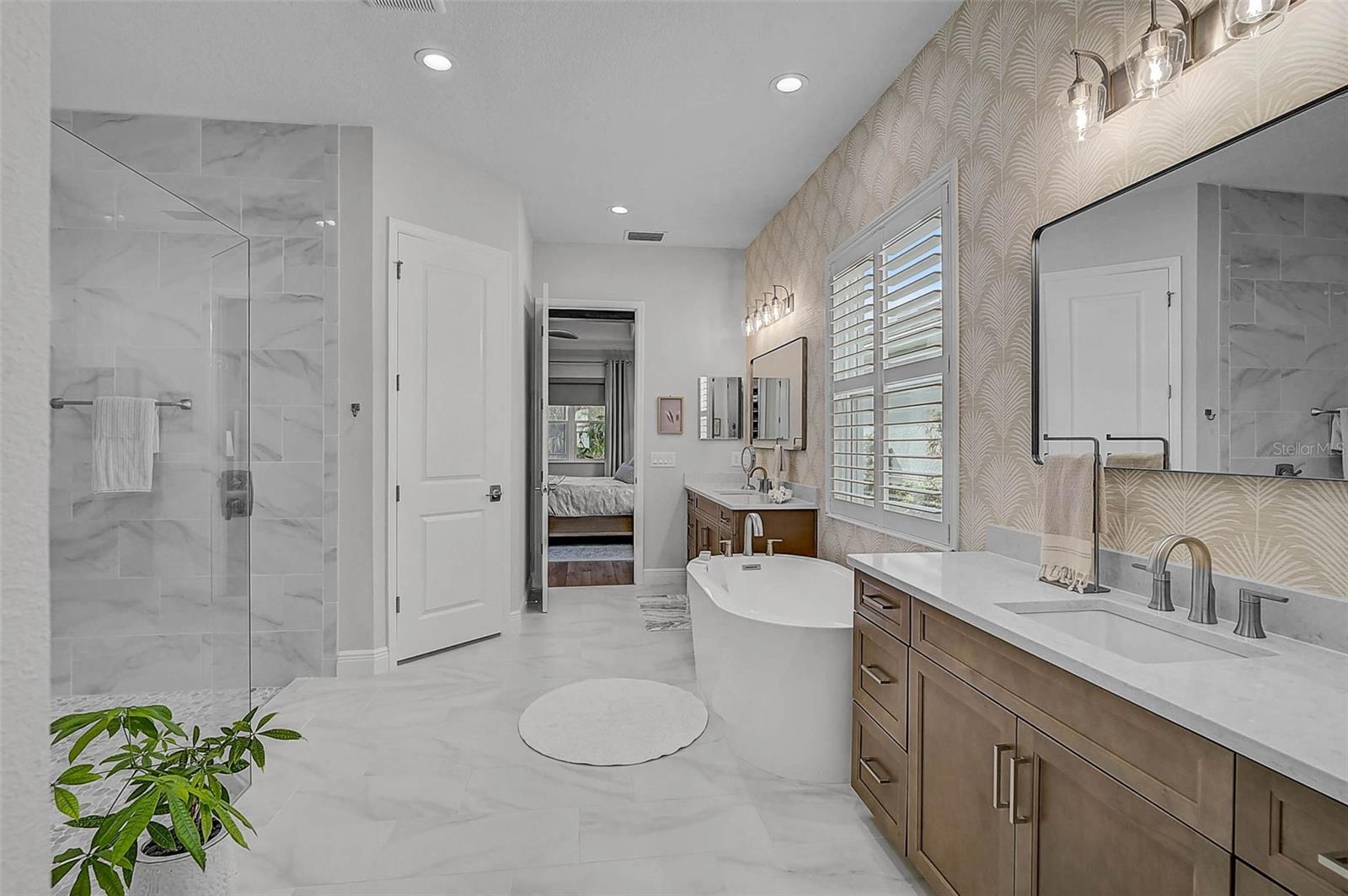 21345 HOLMES CIR — photo 25