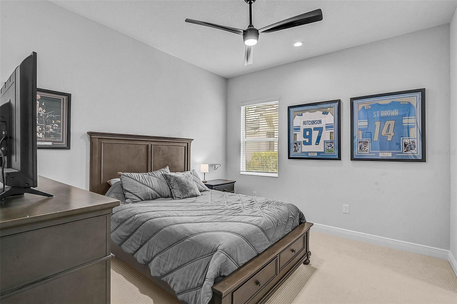21345 HOLMES CIR — photo 33