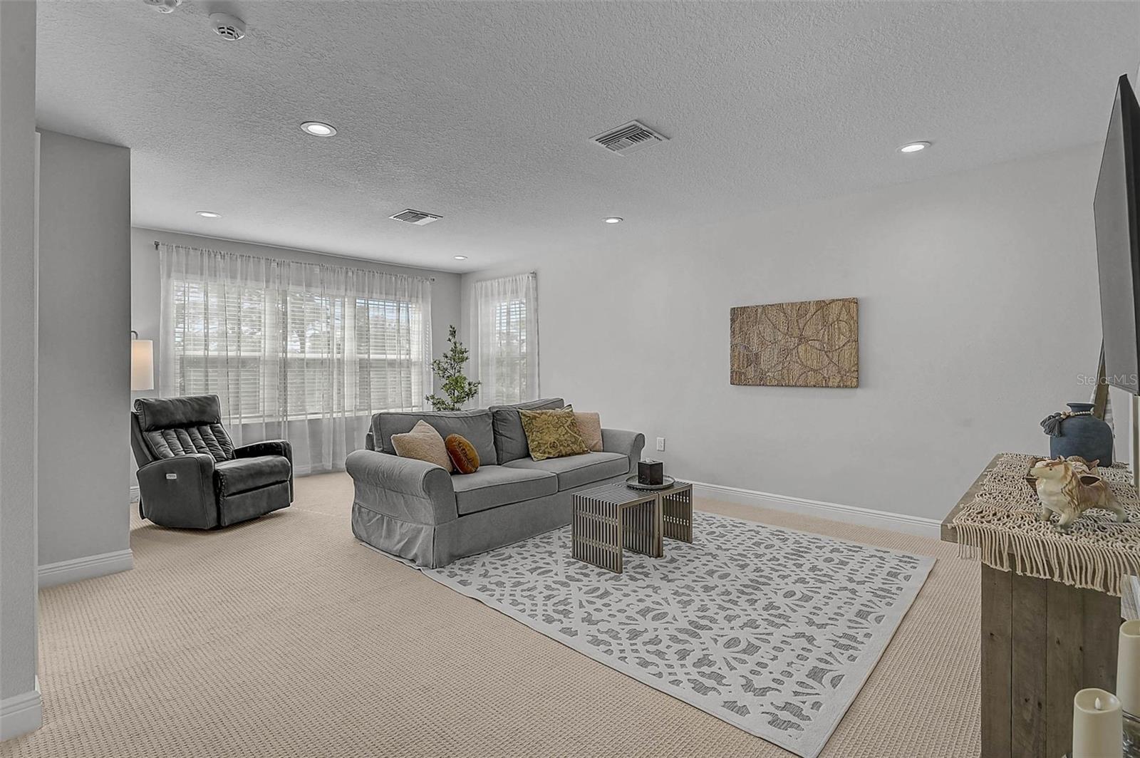 21345 HOLMES CIR — photo 40