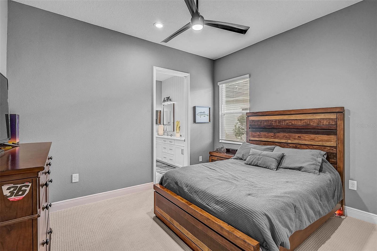 21345 HOLMES CIR — photo 38