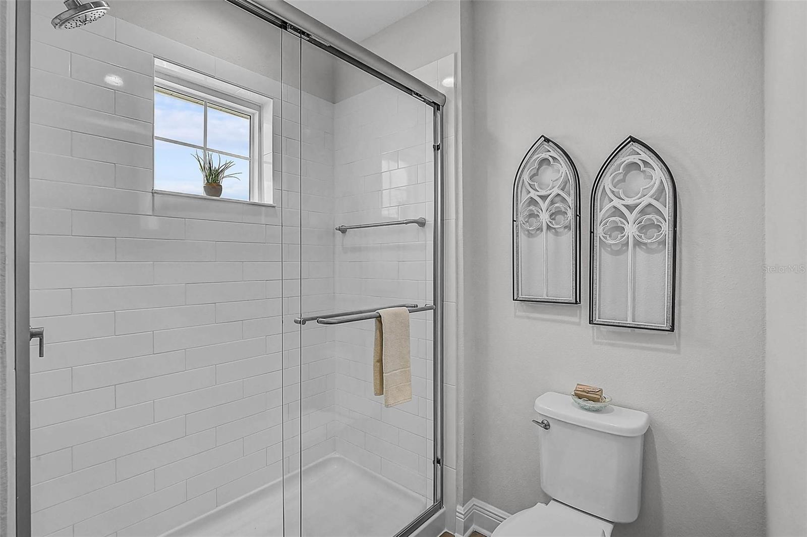 21345 HOLMES CIR — photo 44