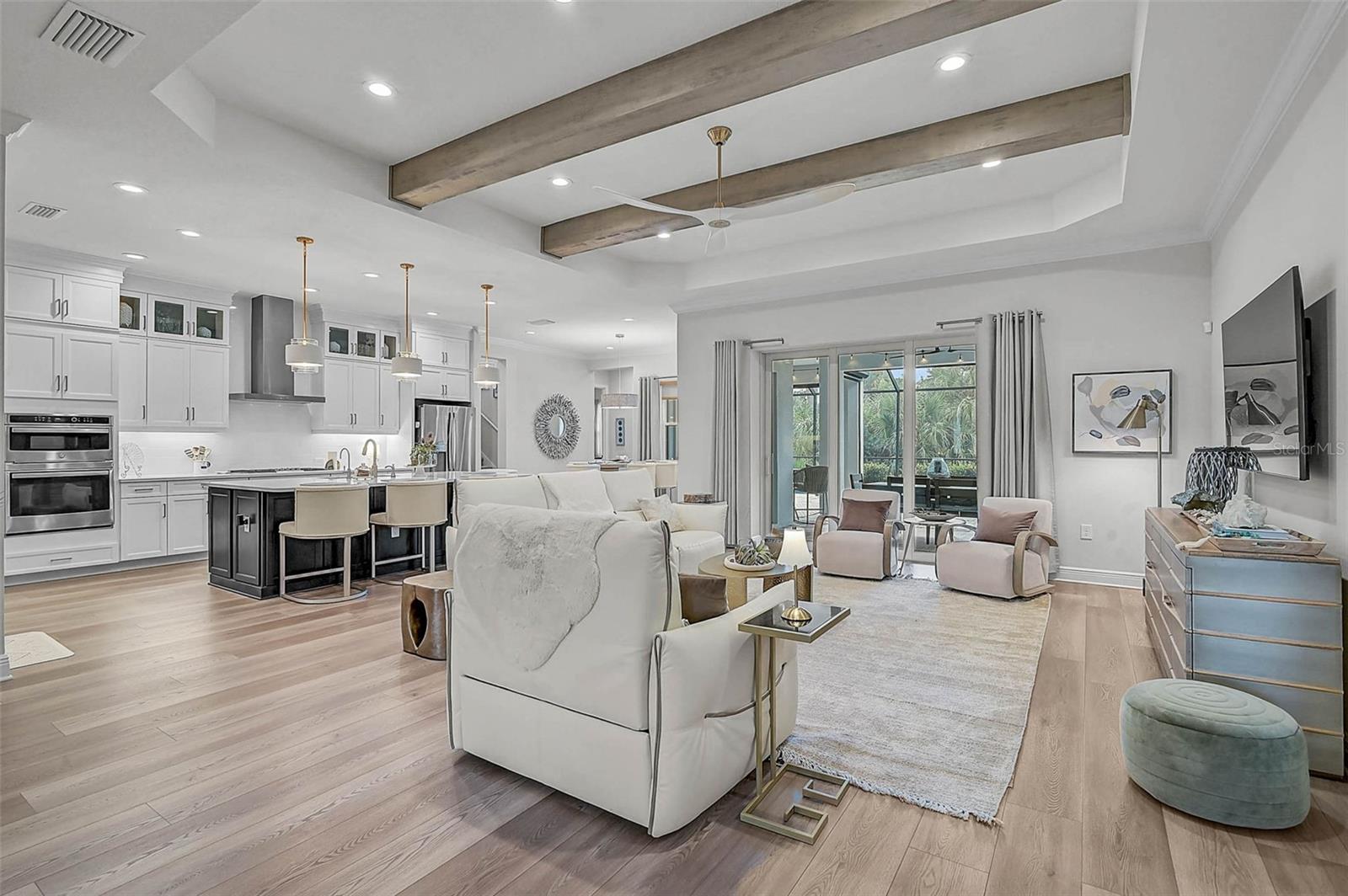 21345 HOLMES CIR — photo 16