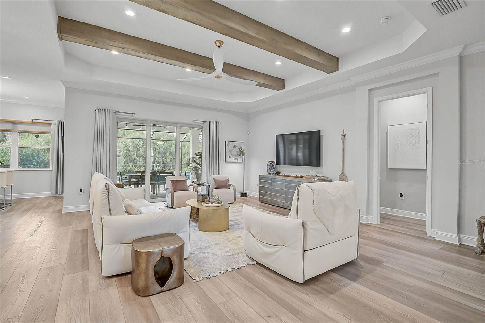 21345 HOLMES CIR — photo 17