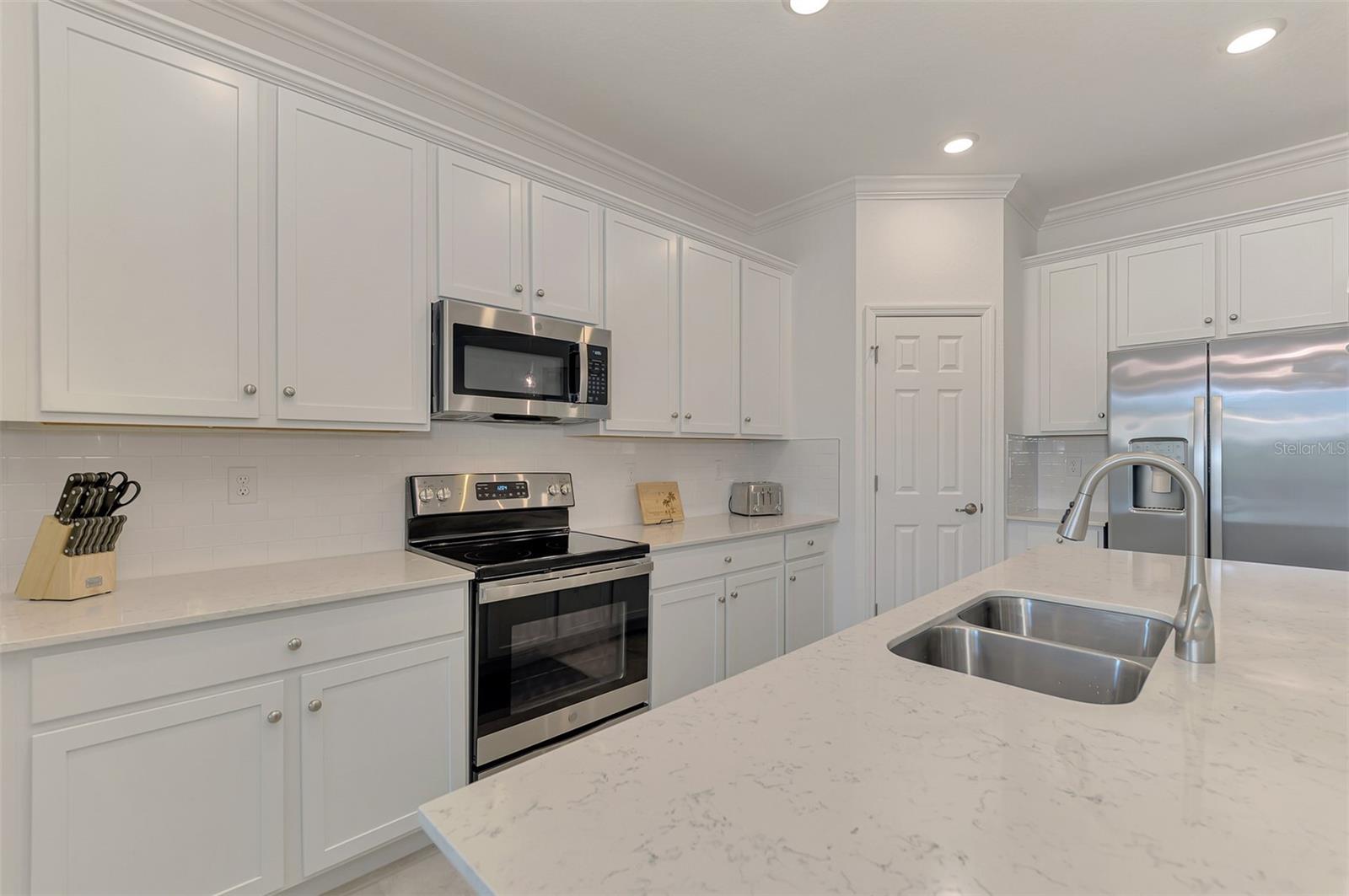10212 STAGGERBUSH DR #202 — photo 22
