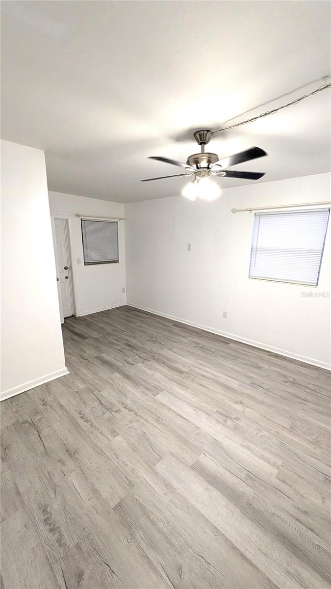 1574 CROWN ST — photo 6