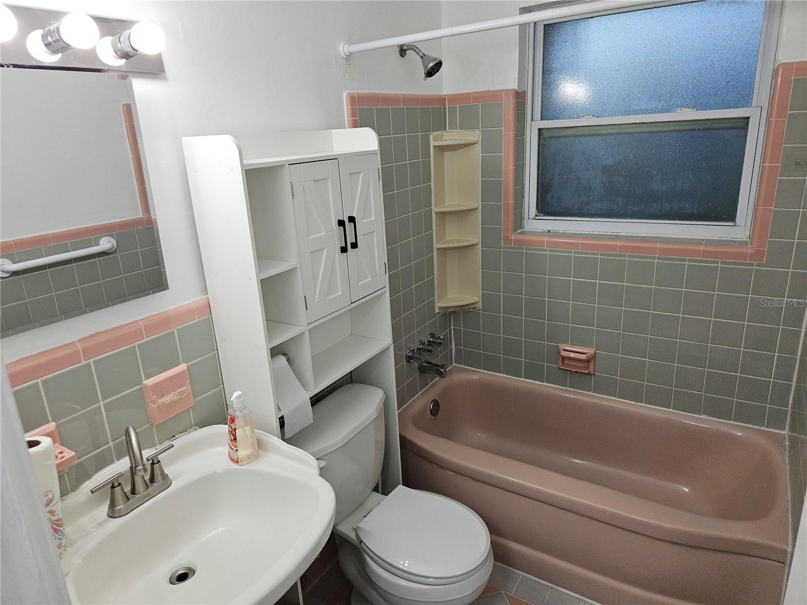 1574 CROWN ST — photo 12