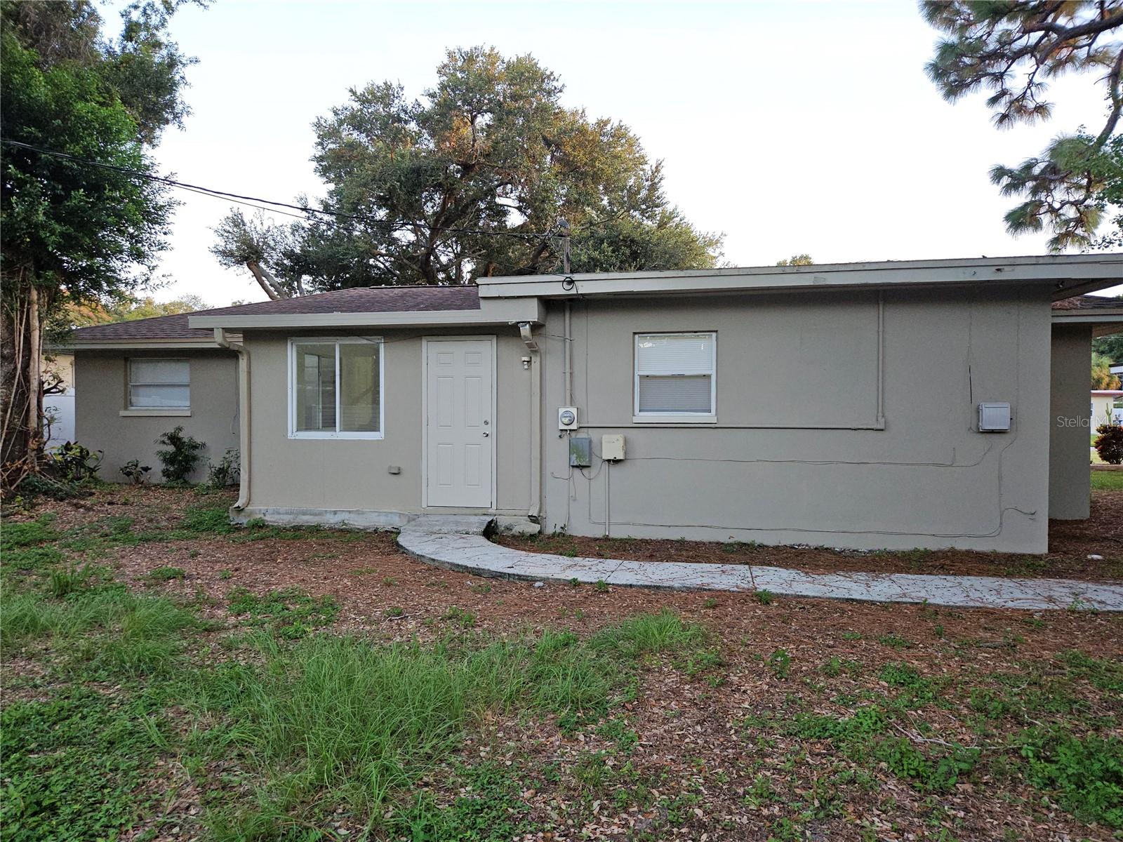 1574 CROWN ST — photo 15