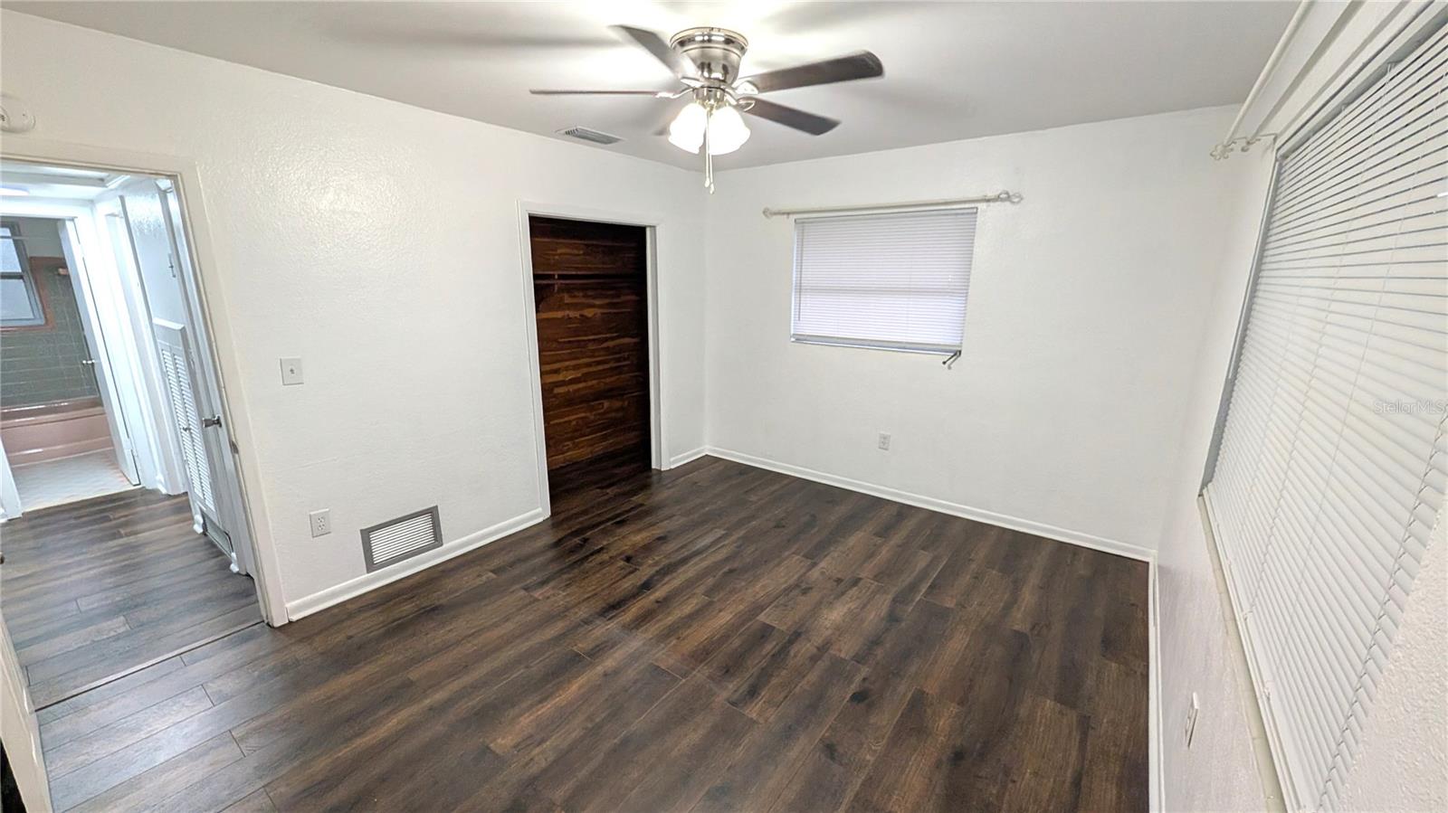 1574 CROWN ST — photo 10