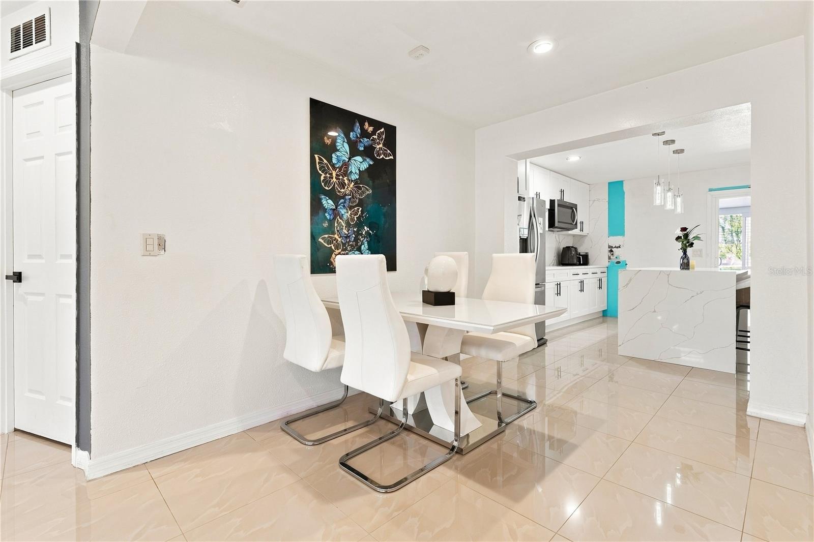 6529 LA MESA CIR — photo 10