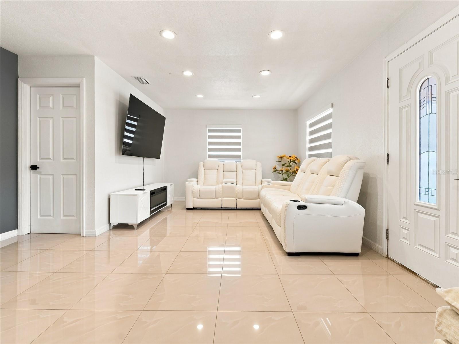6529 LA MESA CIR — photo 6