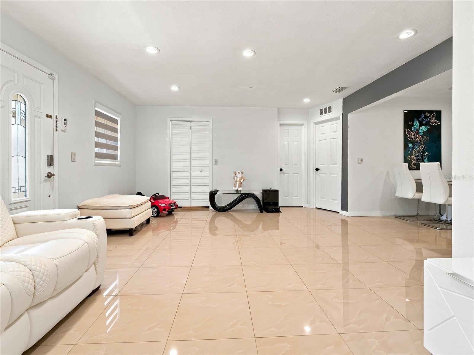 6529 LA MESA CIR — photo 7
