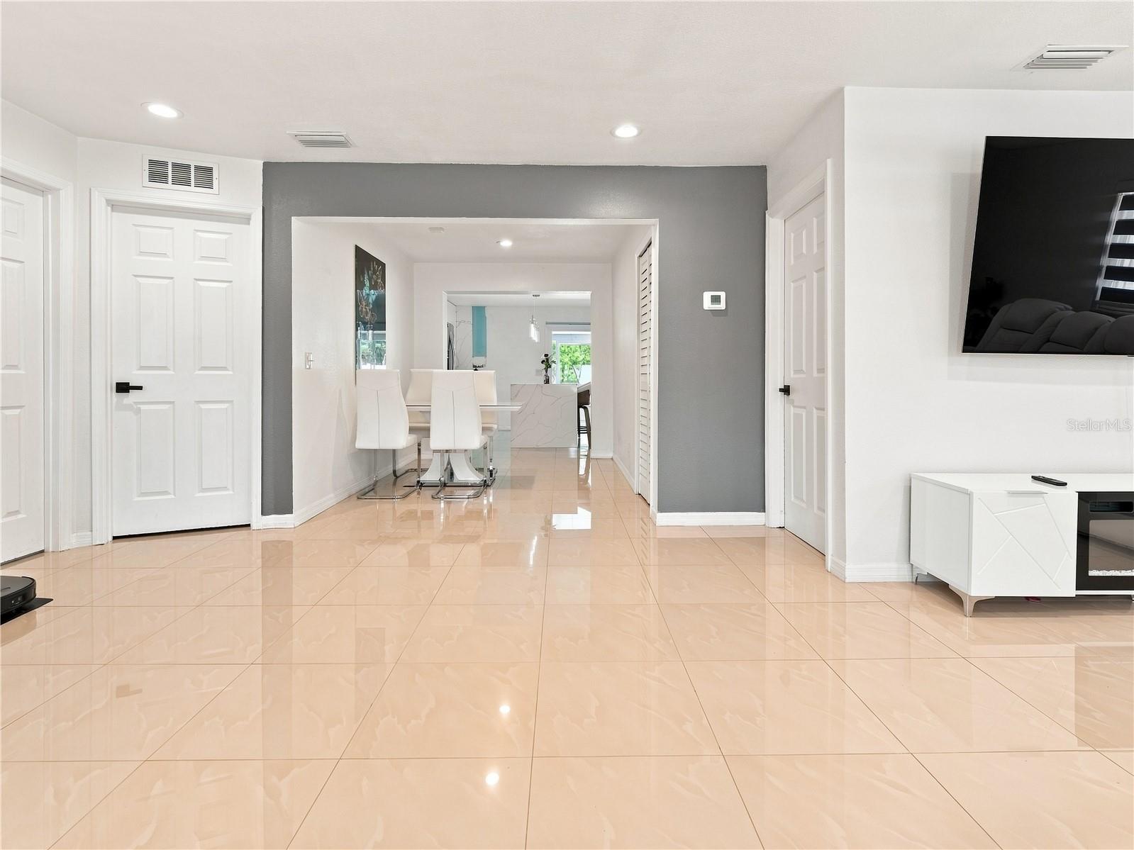 6529 LA MESA CIR — photo 9