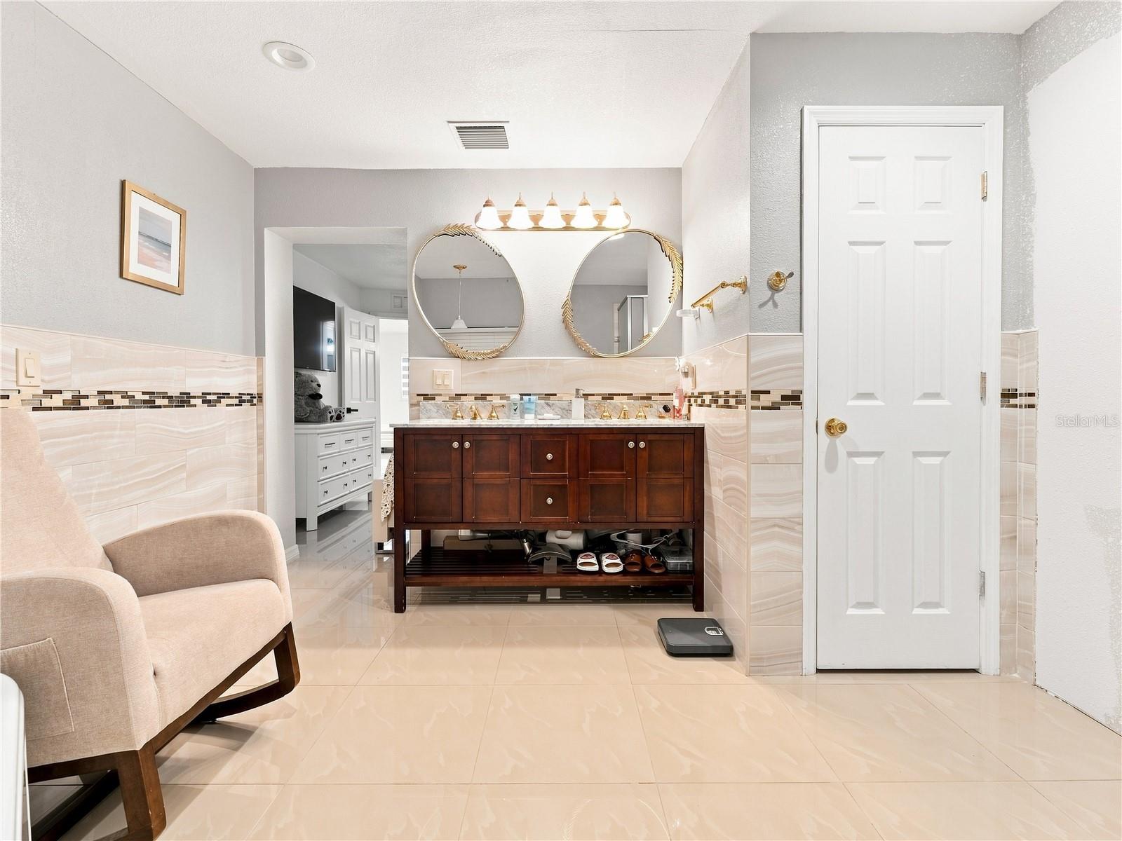 6529 LA MESA CIR — photo 14