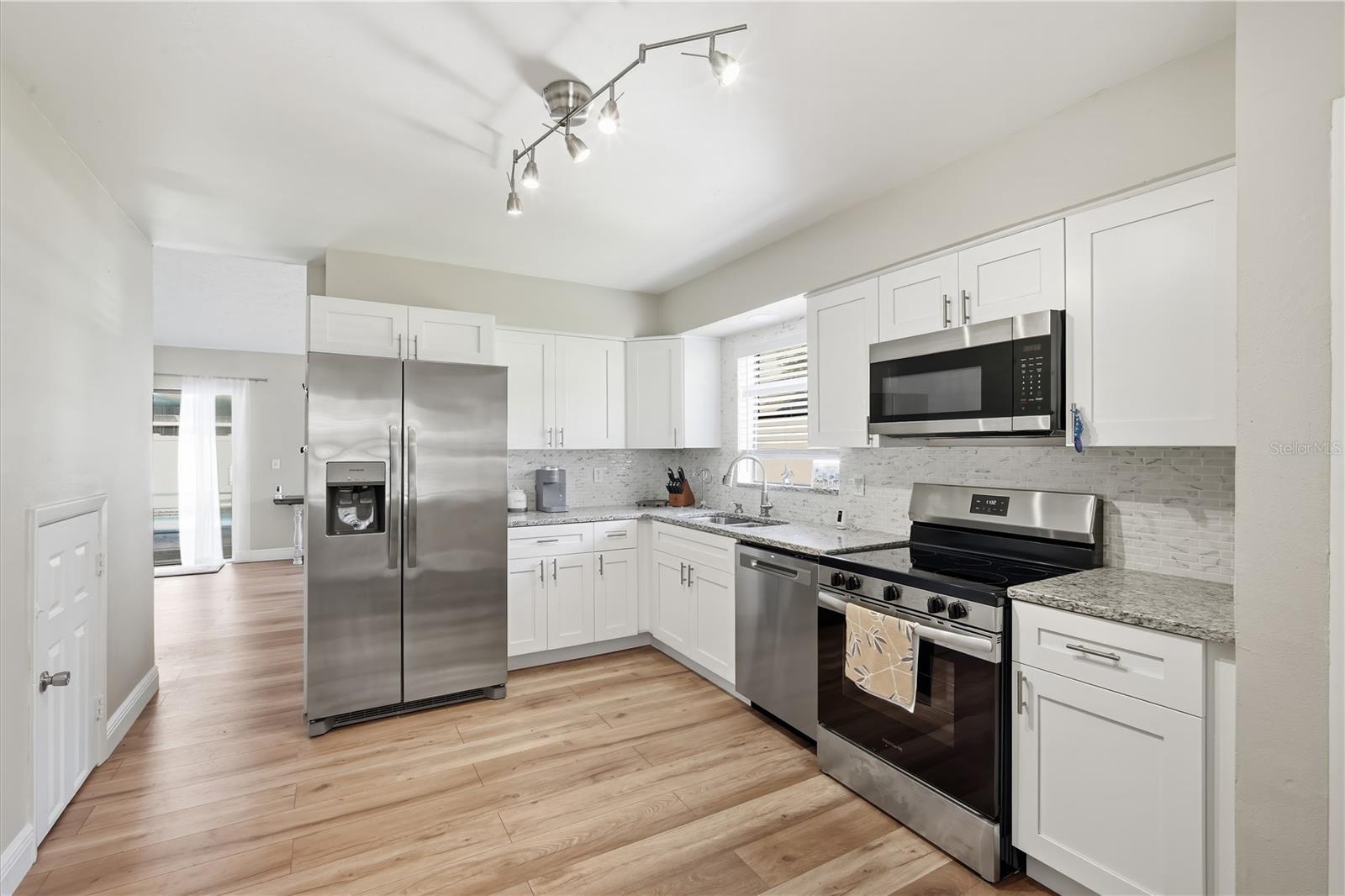 4509 GRAINARY AVE — photo 9