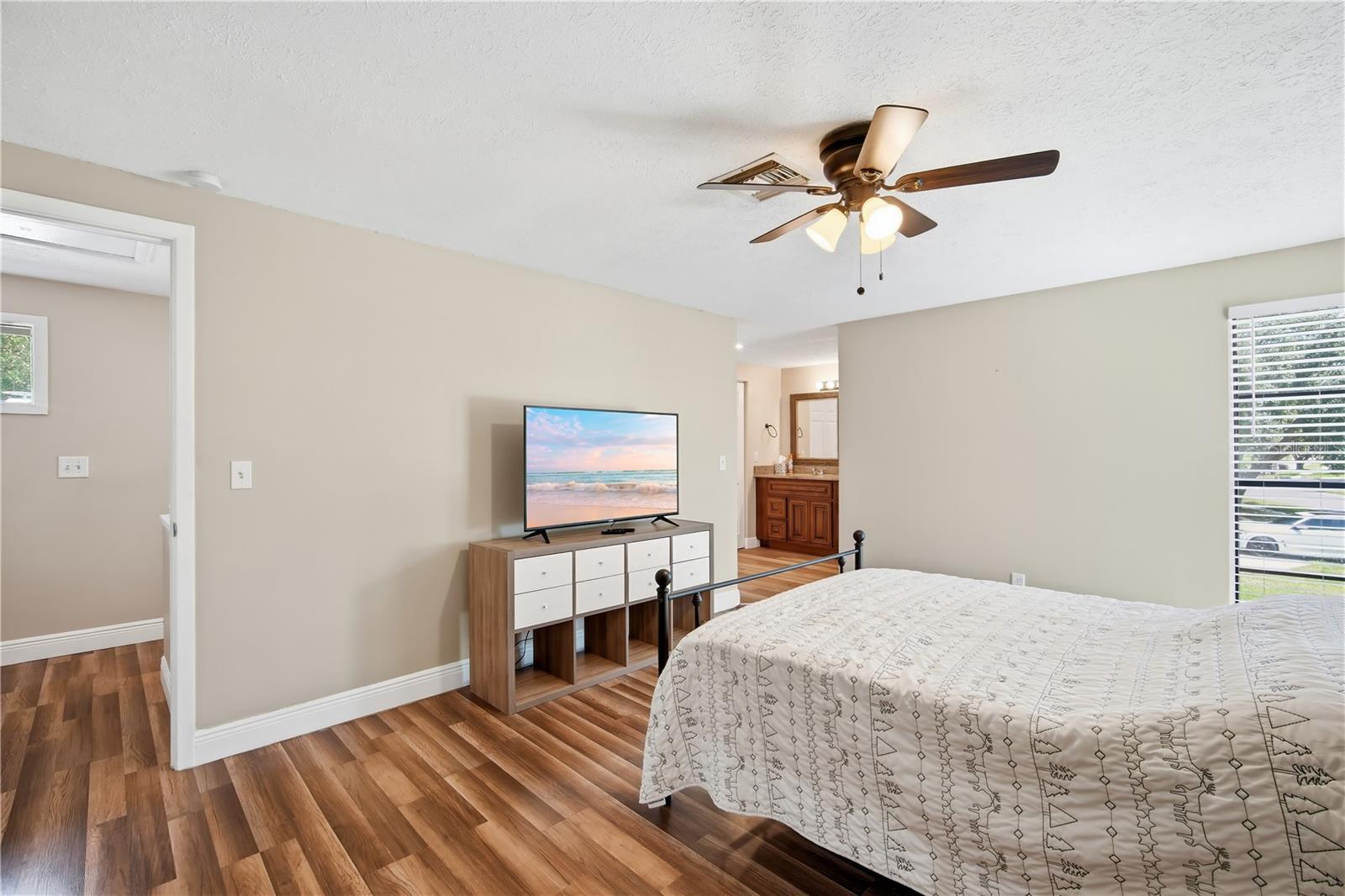 4509 GRAINARY AVE — photo 14