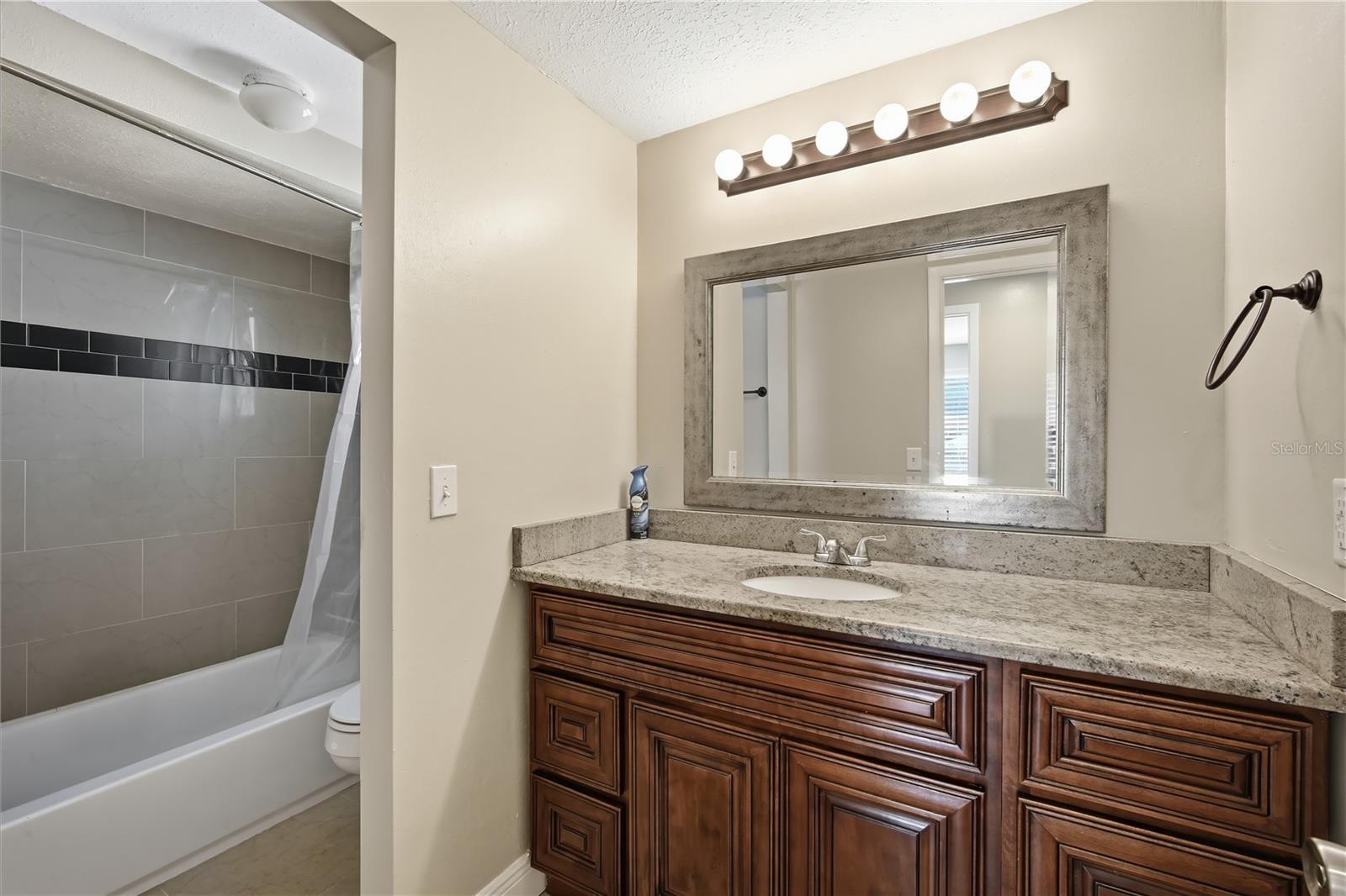 4509 GRAINARY AVE — photo 18