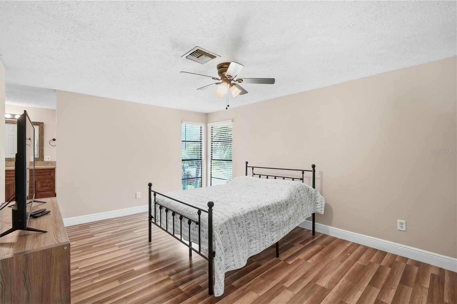 4509 GRAINARY AVE — photo 13