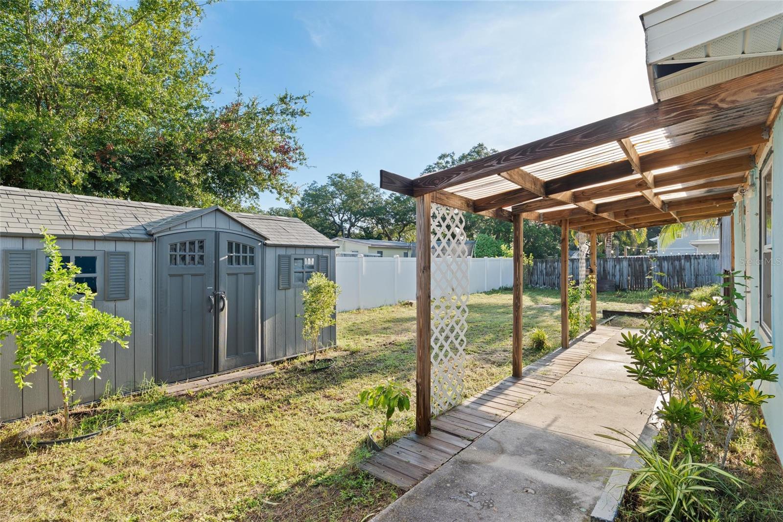 10811 VALENCIA TER — photo 18