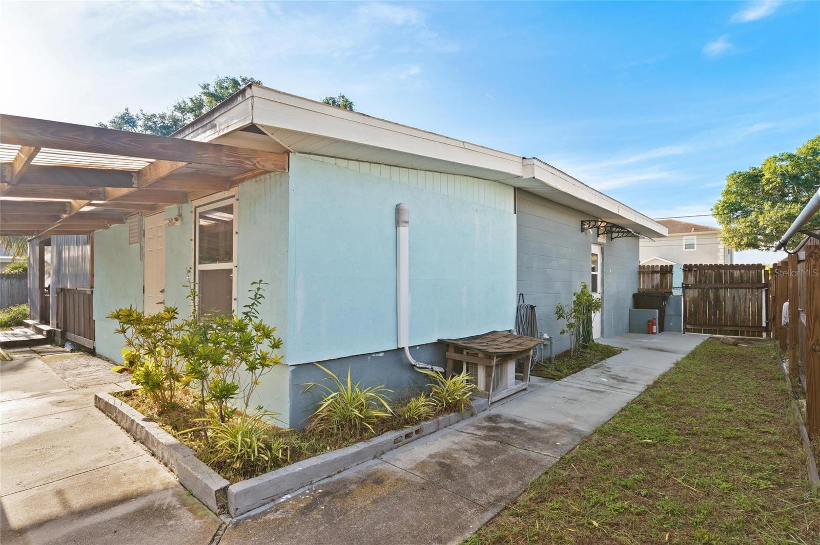 10811 VALENCIA TER — photo 20