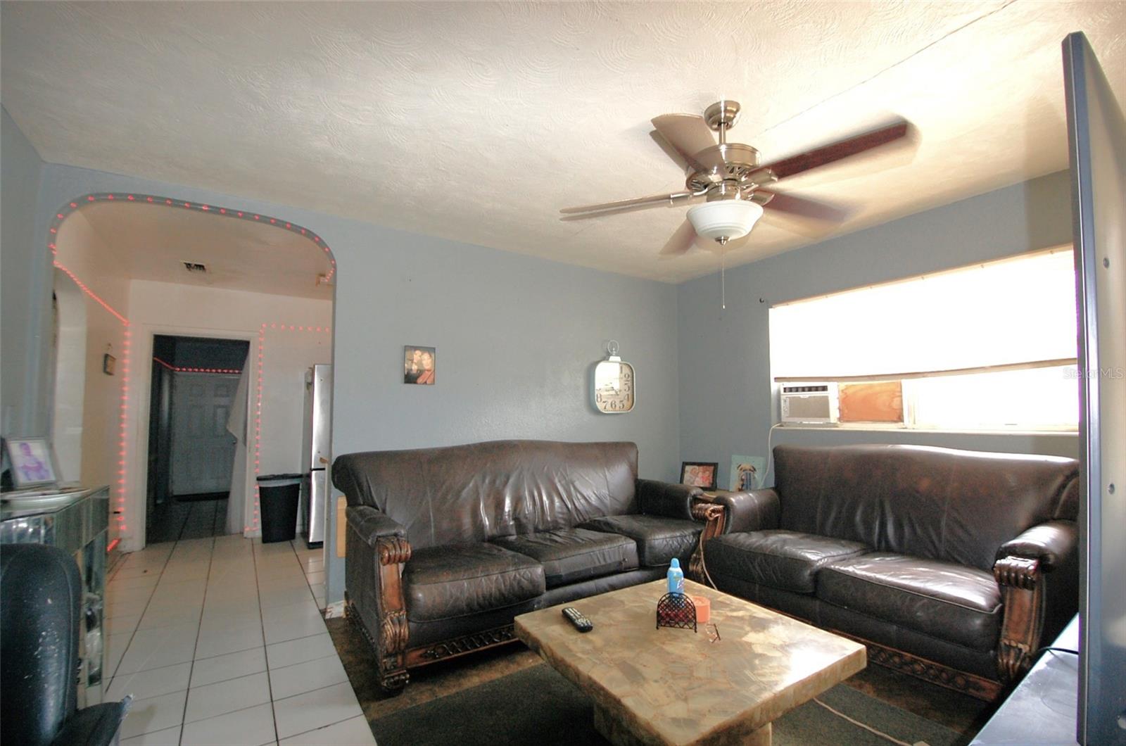 1636 S JEFFERSON AVE — photo 2