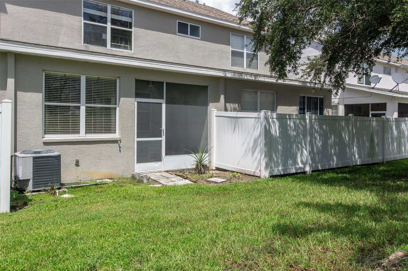 570 VALLANCE WAY NE — photo 27