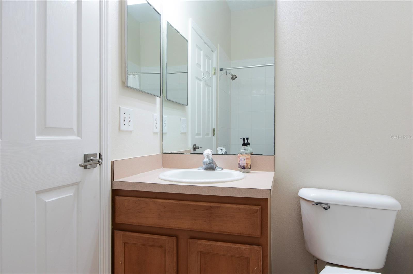 570 VALLANCE WAY NE — photo 23