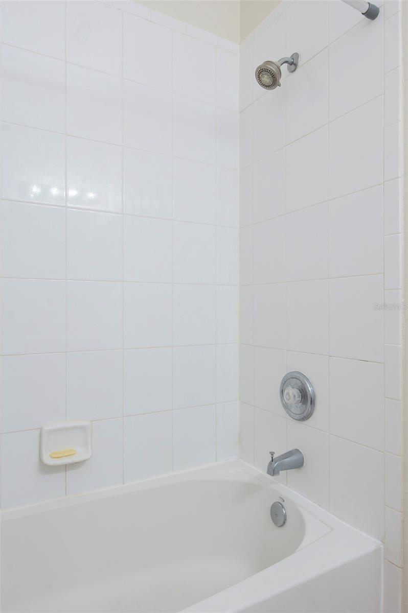 570 VALLANCE WAY NE — photo 24