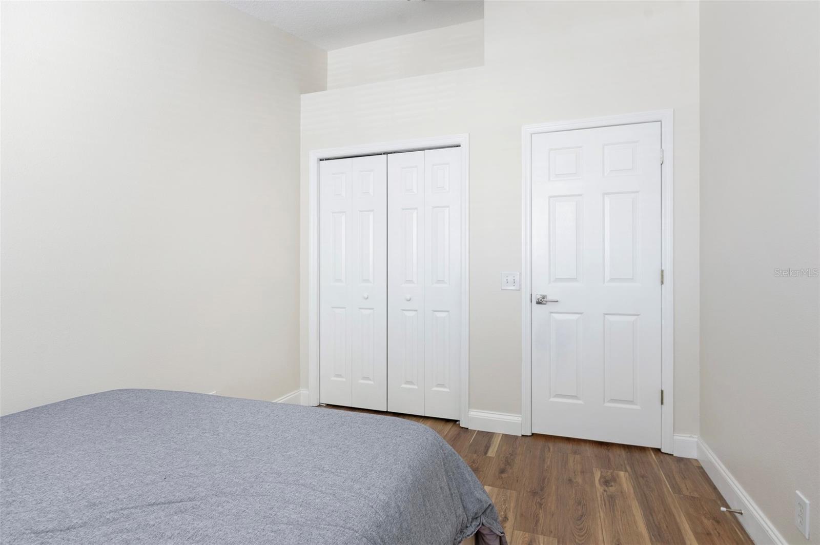 570 VALLANCE WAY NE — photo 22