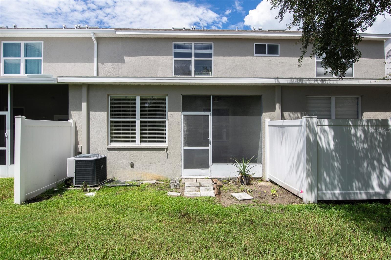 570 VALLANCE WAY NE — photo 26