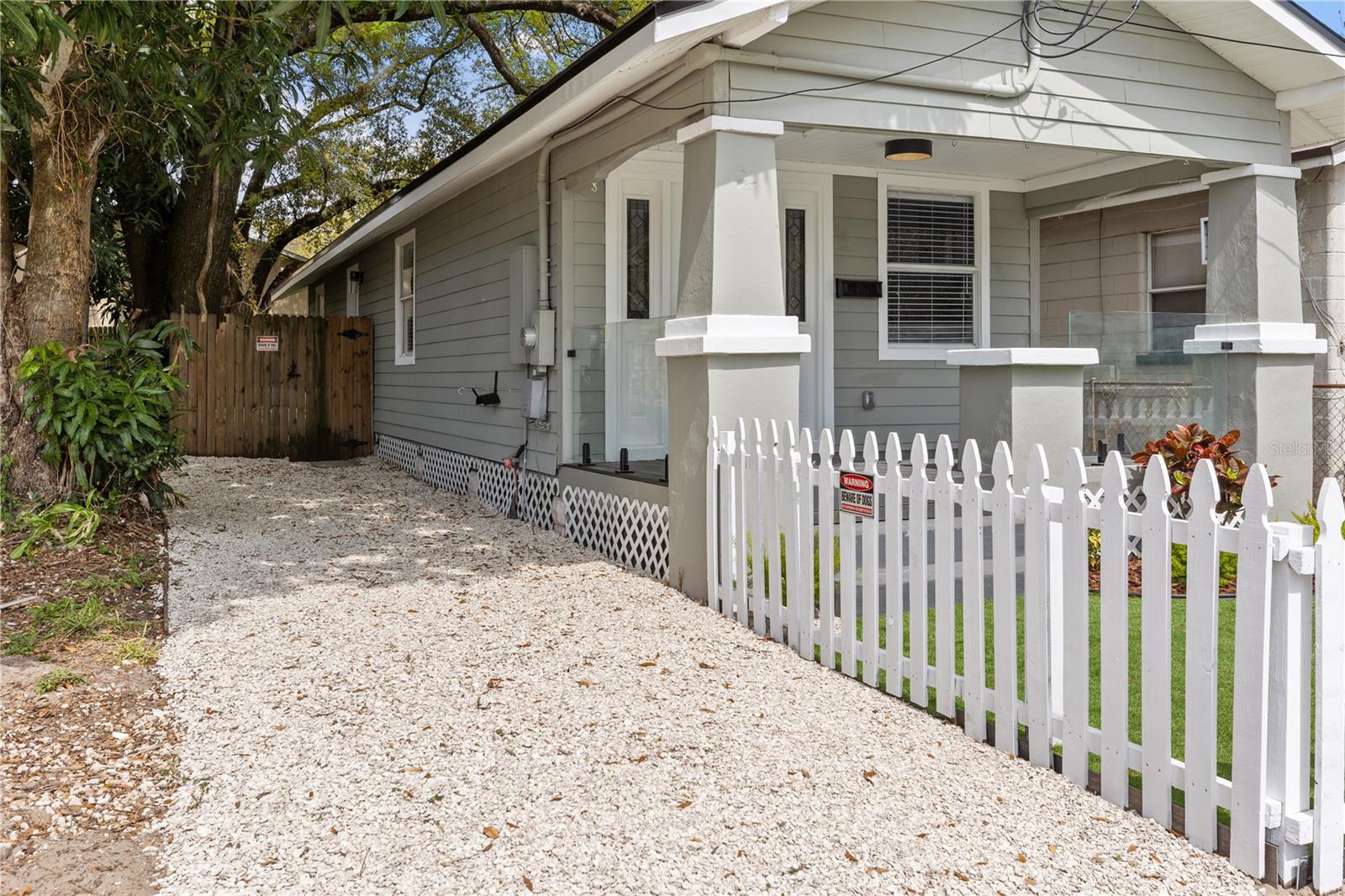 2410 E COLUMBUS DR — photo 3