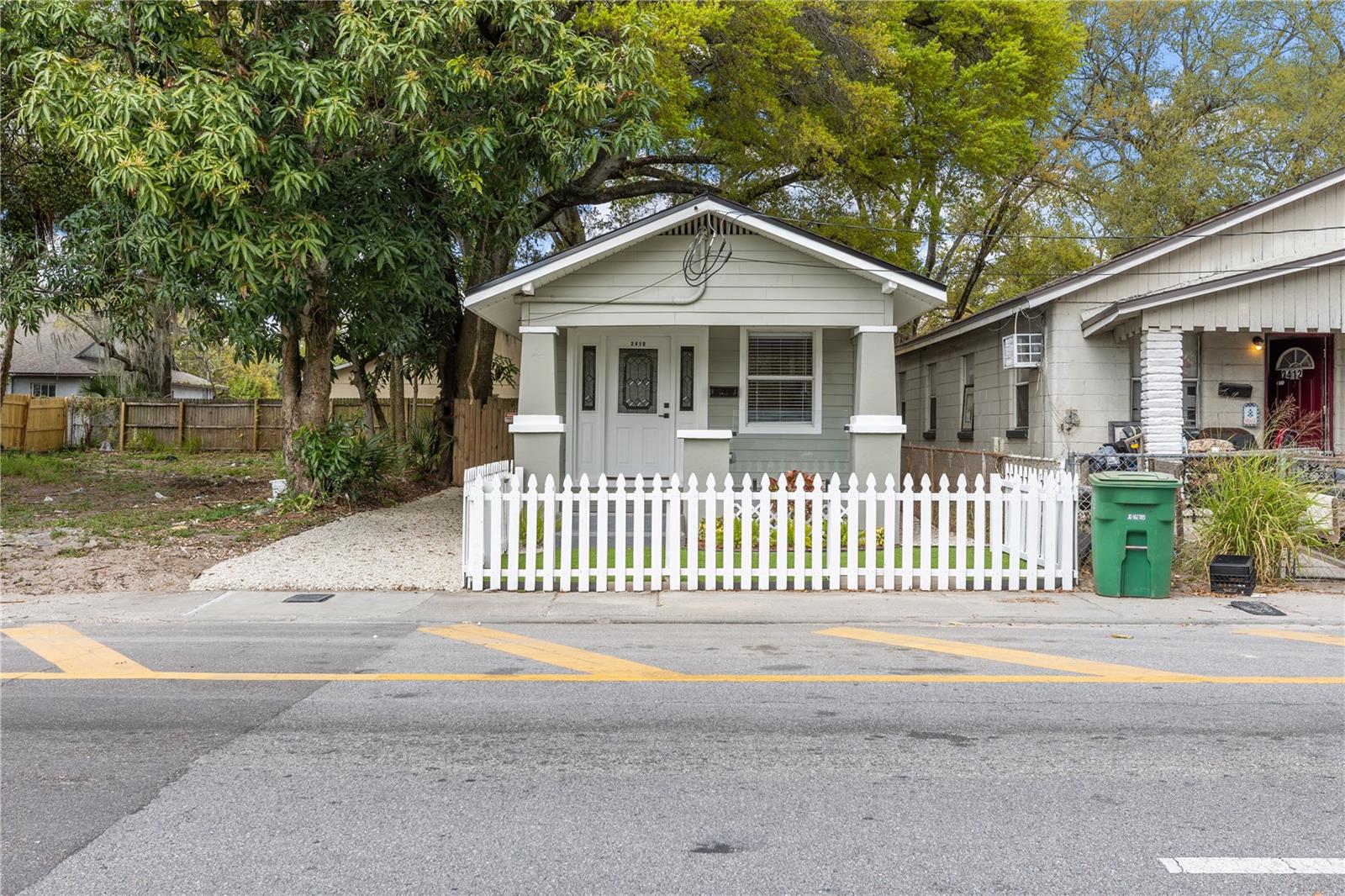 2410 E COLUMBUS DR — photo 6