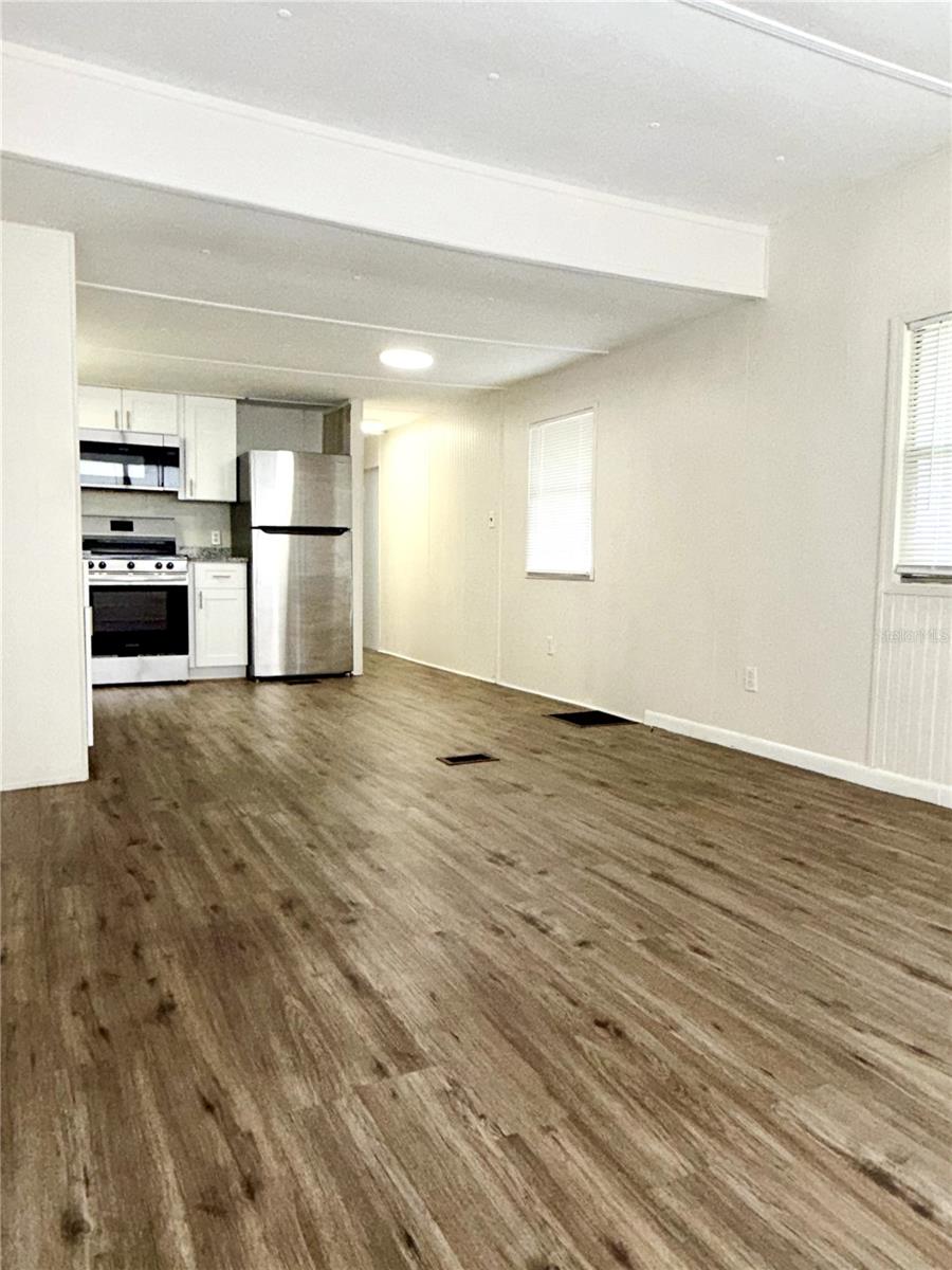 7134 LOFTY DR — photo 5