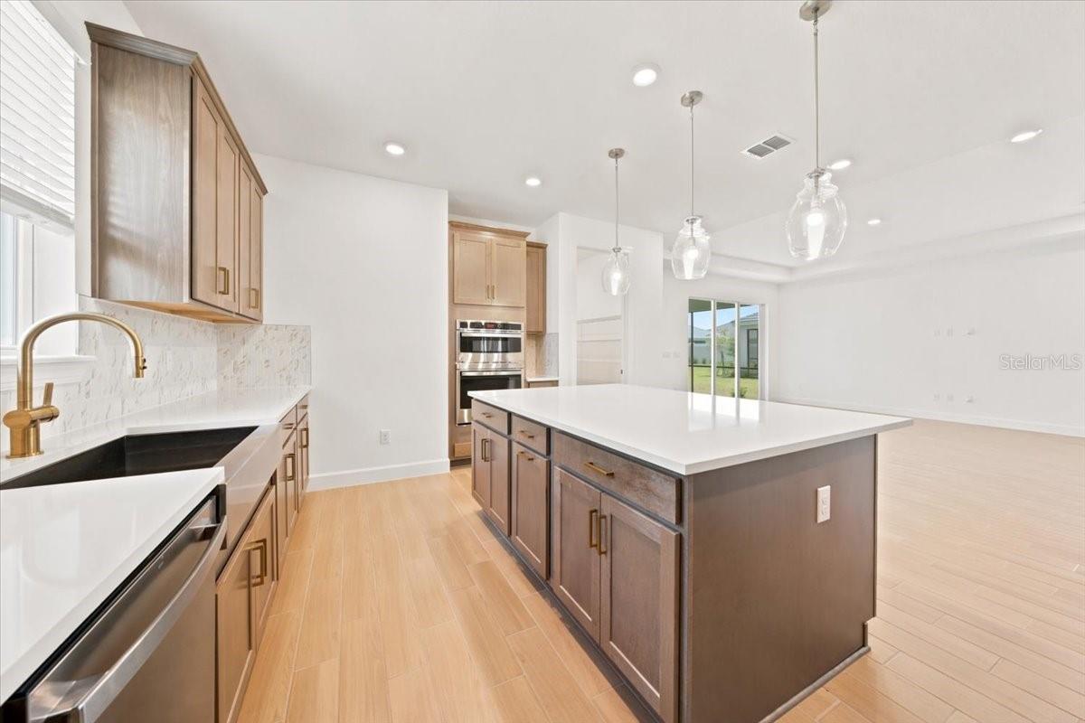 13902 FLETCHER DR — photo 18