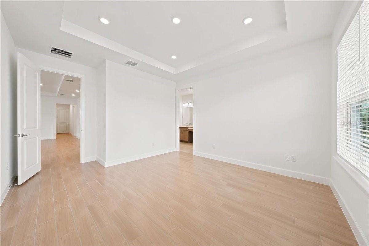 13902 FLETCHER DR — photo 23