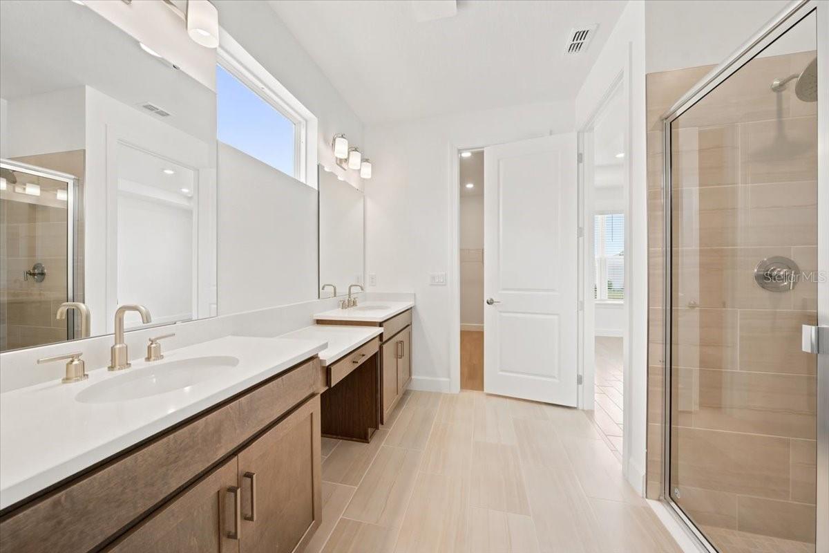 13902 FLETCHER DR — photo 25